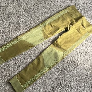 Never worn Fabletics greenish color leggings